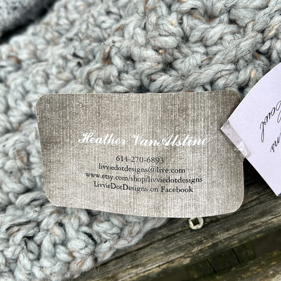 Handmade crochet scarf. Adding a hat in a similar color - Picture 3 of 7